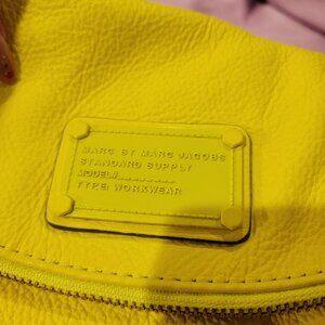 MARC JACOBS Neon Electro Q Natasha Crossbody Bag